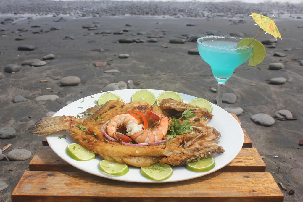 Punta Roca Surf Resort ลาลิแบร์ตัด ภายนอก รูปภาพ